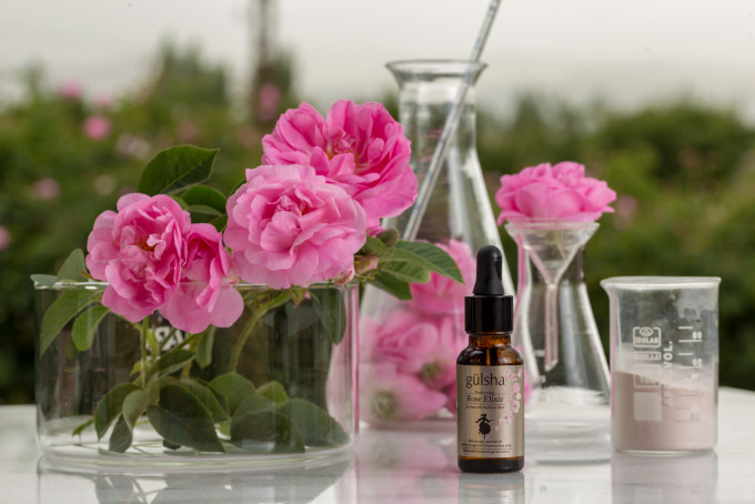 gülsha晨露純玫瑰精華油可一瓶多用，作為護膚及化妝品的調配油。