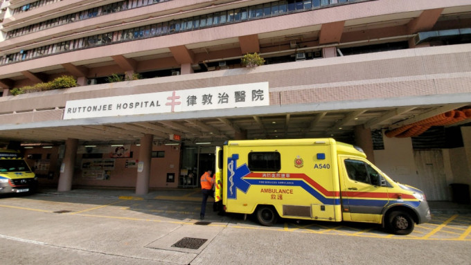 59岁男子晕倒送院后不治。杨伟亨摄