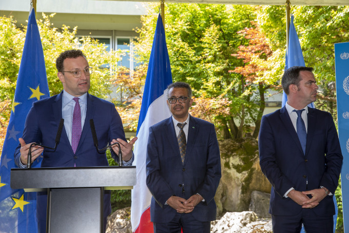德國及法國宣佈出資世衛，譚德塞感謝支持。AP