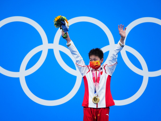 中國十四歲女孩全紅嬋，在東京奧運女子十米高台跳水摘金。