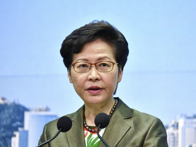 林郑大张旗鼓就她任内最后一份《施政报告》进行三十场公众谘询会，难免在政圈中惹来联想。