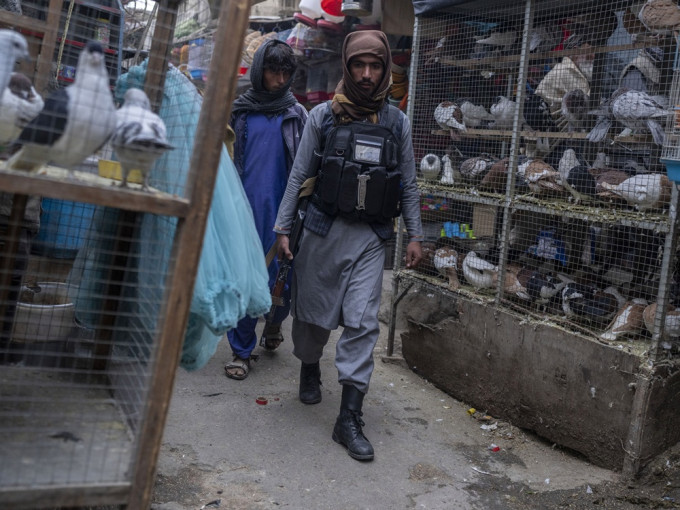 塔利班宣称将向政府人员支付欠薪。AP资料图片