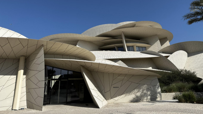 卡塔尔国家博物馆外形犹如一朵沙漠玫瑰。