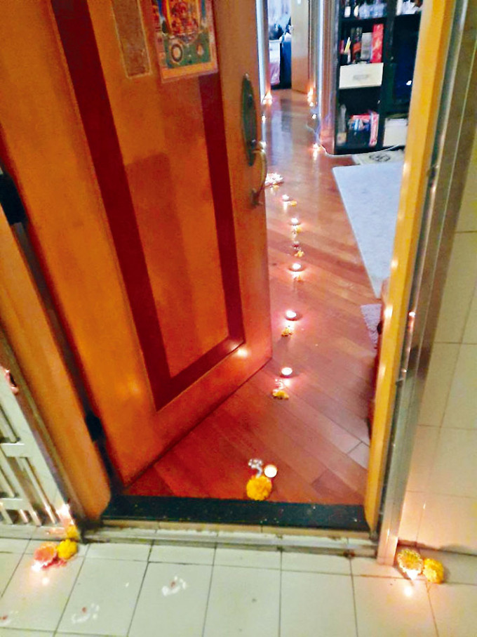 香港尼泊爾聯會主席Rana Ray提供圖片顯示，排燈節時會一連五日燃點小蠟燭。