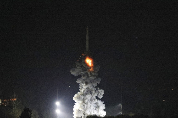 中国长征11号以一箭双星方式再次发射成功。（新华社图片）