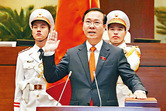 武文赏周二在国会宣誓就任越南国家主席。