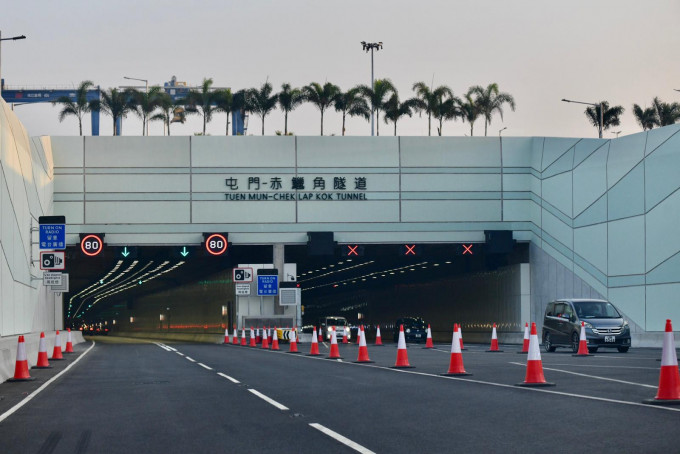 屯门──赤鱲角隧道开通。资料图片