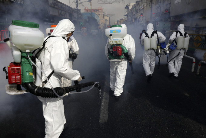沙特阿拉伯当局消毒。AP资料图片