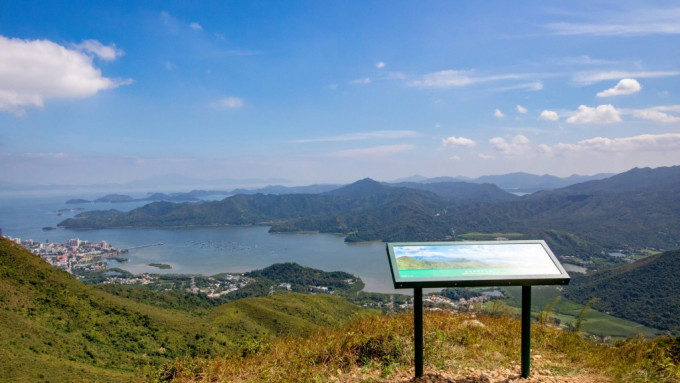 紅花嶺郊野公園位於新界東北邊陲的沙頭角，佔地約530公頃。謝展寰網誌