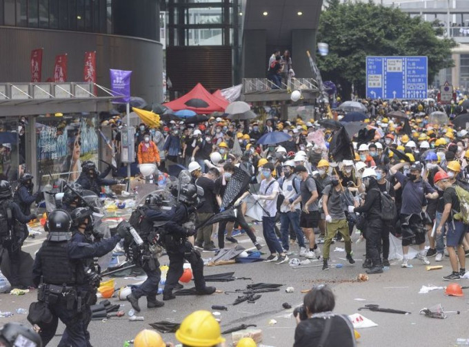 金钟「6.12」的警民冲突造成多人受伤。资料图片