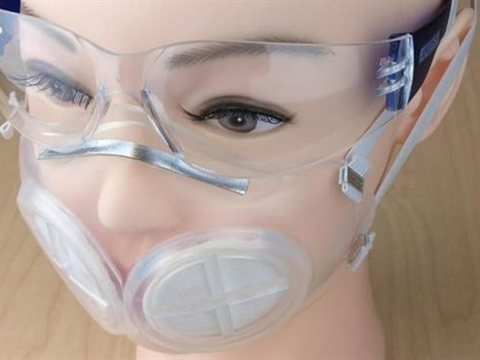 哈佛大學與麻州理工學院共同開發一種矽膠材料的輕便型口罩，替換過濾器後更可以重複使用。(網圖)