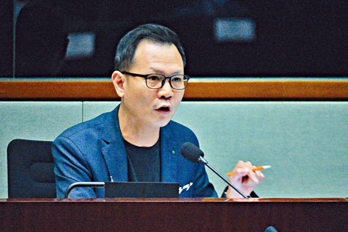 温绍明署理主任裁判官，昨拒绝批出私人检控郭荣铿(图)的十四张传票。