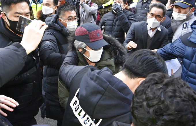 赵斗淳出狱引起社会轰动。AP资料图片