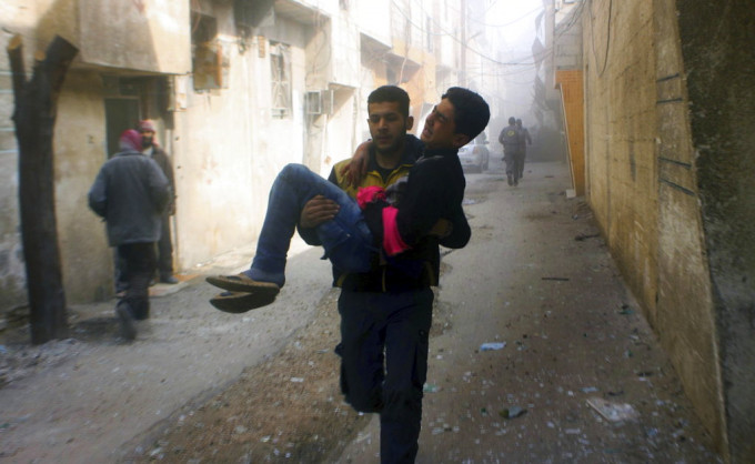 敍利亞東古塔地區戰火不斷。AP圖片