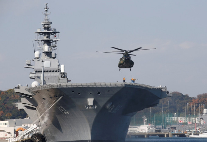 日本執政自民黨通過，將護衛艦「出雲號」航母化的文件草案寫入新的防衛計劃大綱。(網圖)