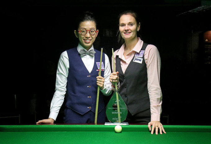 安儀(左)以局數2:4不敵伊雲絲(右)。World Women’s Snooker FB圖片