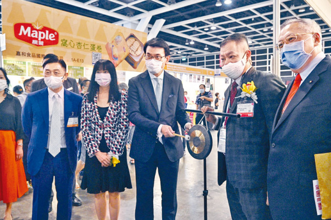 ■邱腾华认为，香港仍有能力举办主要展览是得来不易的抗疫成果。