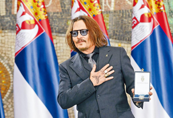 尊尼2月時曾在塞爾維亞獲表揚，當時他已有點發福。