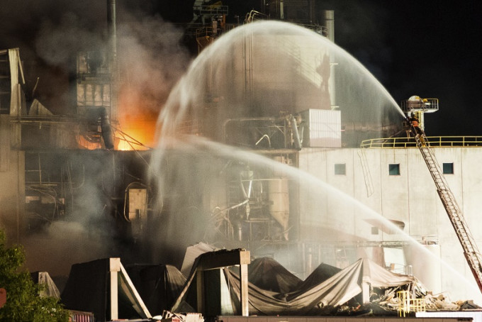美国威斯康辛州有工厂爆炸，造成两死一失踪。美联社