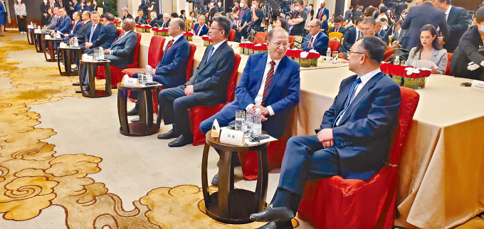 贝钧奇带领中出商会代表团出席广交会开幕典礼。