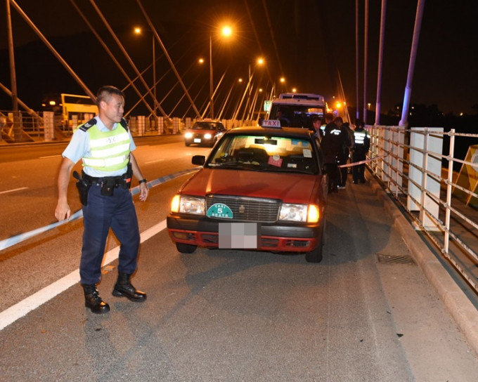 汀九橋停車跳橋，財困的哥終不治。