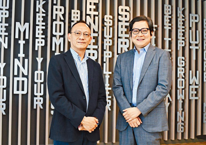 Equinix香港董事總經理譚國雄（左）及日立遠東首席醫健科技顧問馬明才（右）