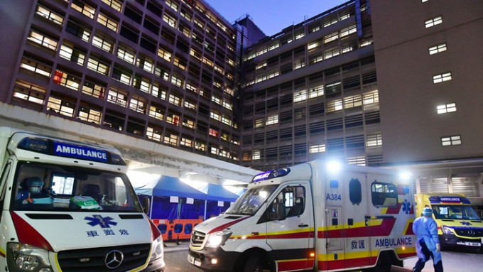 本港仍有逾万新冠病人在公立医院治疗。
