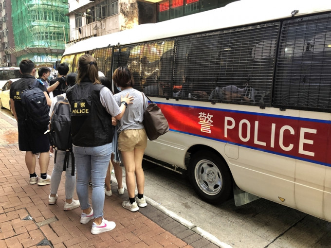 警方于行动中共拘捕7人。警方图片