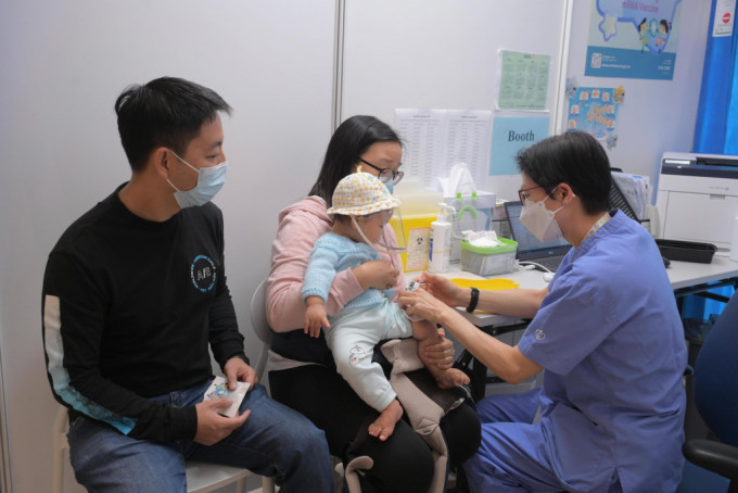 新一批9600剂复必泰疫苗儿童配方抵港，政府吁幼童等尽快接种。资料图片