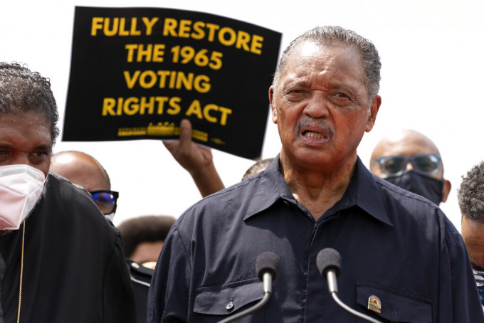 杰克逊数十年来不遗馀力地推动非裔美国人及少数族裔人权。AP资料图片