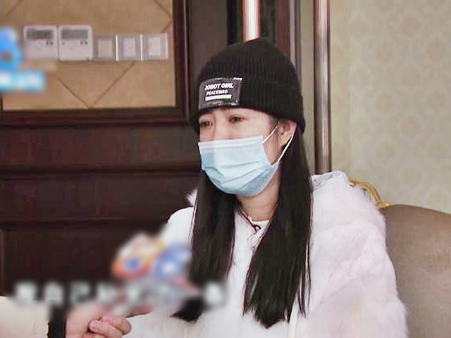 韓女士投訴赤裸躺在手術台上的照片流出。網圖