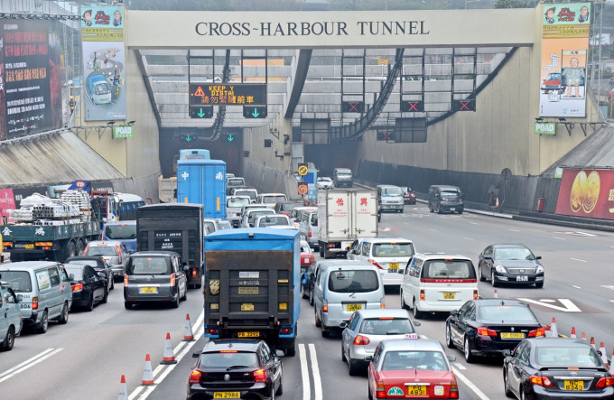 林郑月娥认同红隧的塞车问题十分严重。