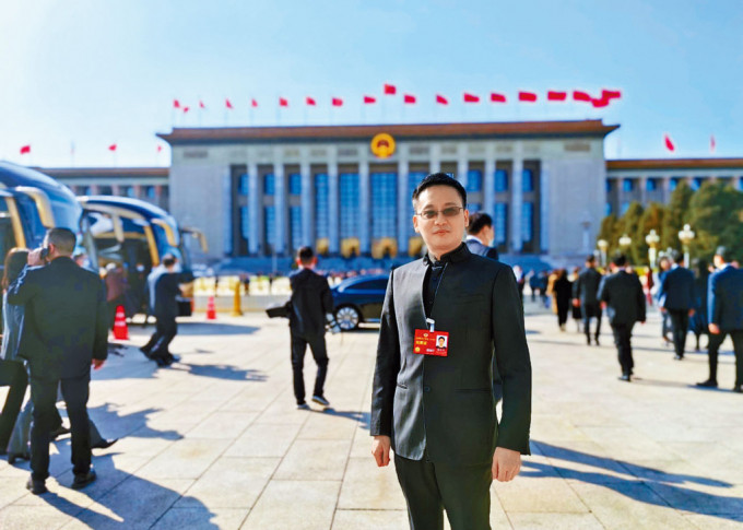 周小平3月在京参加全国政协会议。