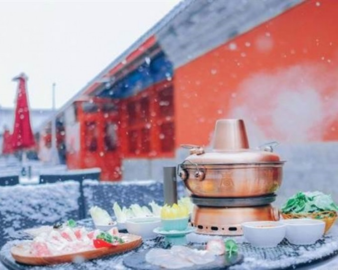 慈禧太后最愛的「萬壽菊花鍋」是故宮餐廳的特色招牌。網圖