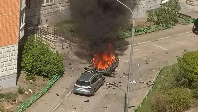 莫斯科汽車爆炸，俄羅斯將軍死亡。  X