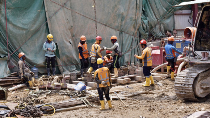 自由亞洲電台報道稱本港建造業失業嚴重 發展局反駁稱：隨疫情過去失業率已回落約4%水平