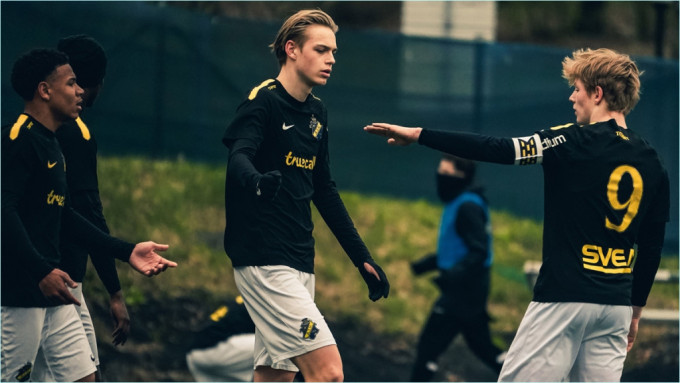 AIK蘇納近5場總入球平均造出超過5球，但大細賠率卻有古怪。