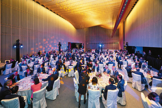 嘉賓出席在香港故宮文化博物館舉行的國際金融領袖投資峰會歡迎晚宴。