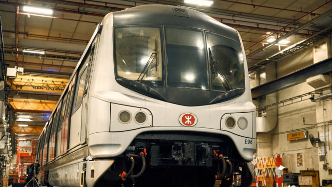 已退役的東鐵綫「烏蠅頭」列車，將於年底於灣仔海濱展出。港鐵FB