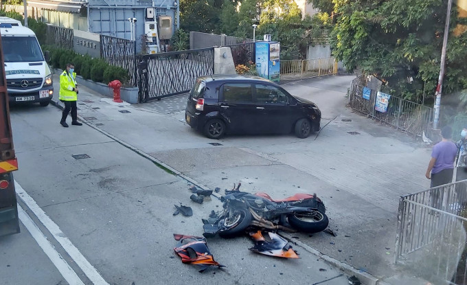 涉事電單車。  香港突發事故報料區FB圖
