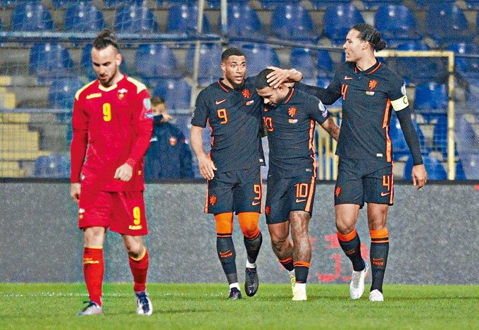 荷兰领先两球下由赢变和，令尾轮争晋级出现变数。