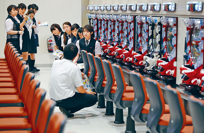 DYNAM JAPAN中期纯利6.98亿日圆，按年跌92%。
