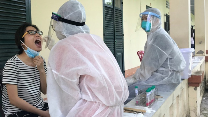 越南在新冠疫情下出现医护人员离职潮。路透社资料图片