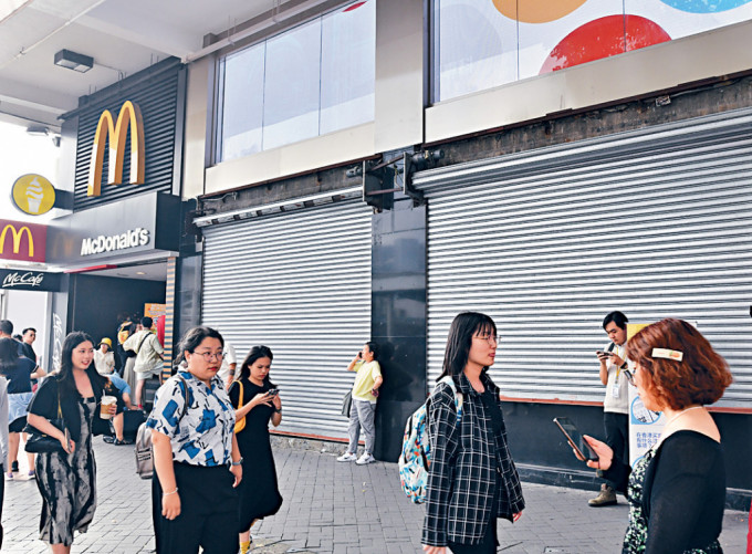 尖沙咀星光行地下1及2号铺，由日式百货店以每月约100万承租。