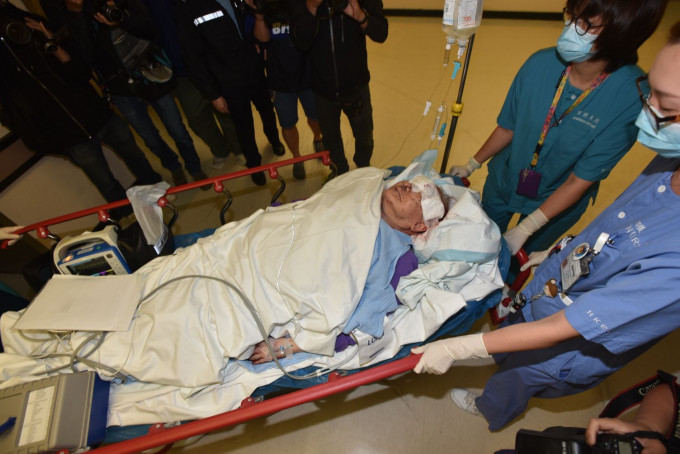 80岁老父重伤送院抢救。