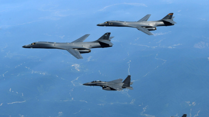 美国空军「B-1B」轰炸机将参加最后一天美韩军演。AP