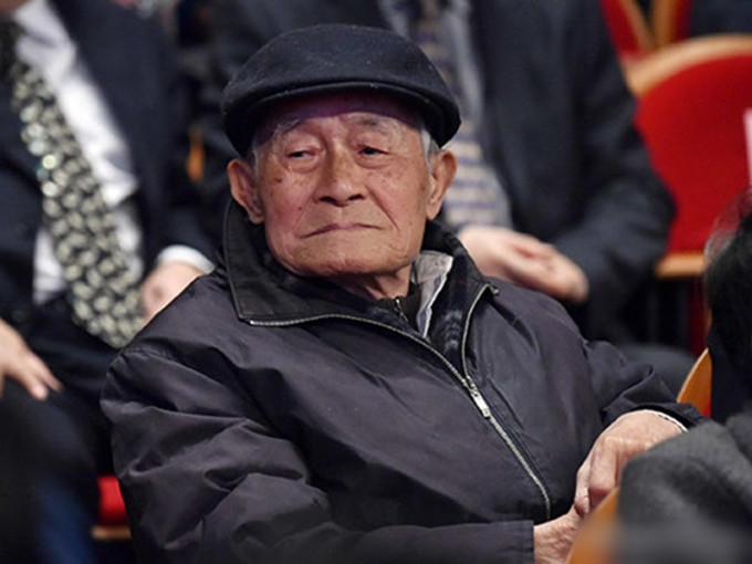 文學界泰斗、華東師範大學中文系終身教授徐中玉今日凌晨去世，享年105歲。