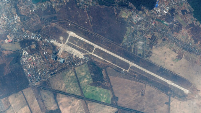 安東諾夫機場已沒有俄軍的蹤跡。美聯社圖片