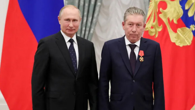 普京与马纳戈夫2019年在克宫一个颁奖礼上合照。路透资料图