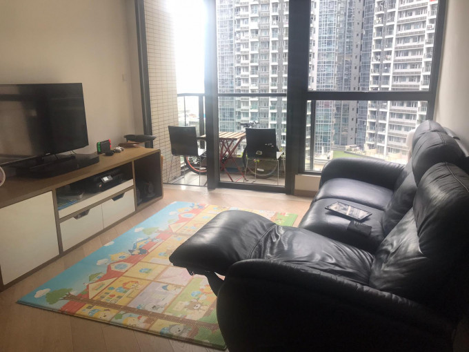 廳區一隅外接露台,可引光入室。